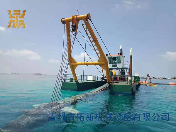 马尔代夫12寸绞吸式挖泥抽沙船
