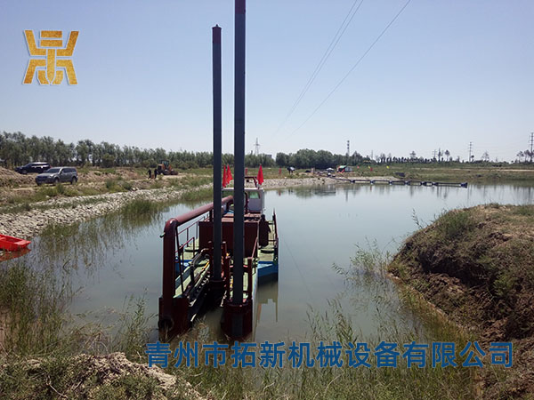 宁夏银川小型台车推进绞吸式清淤船